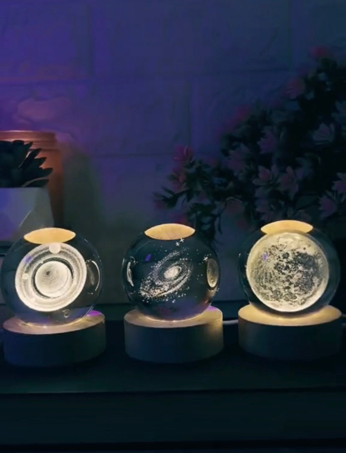 Crystal ball lamp